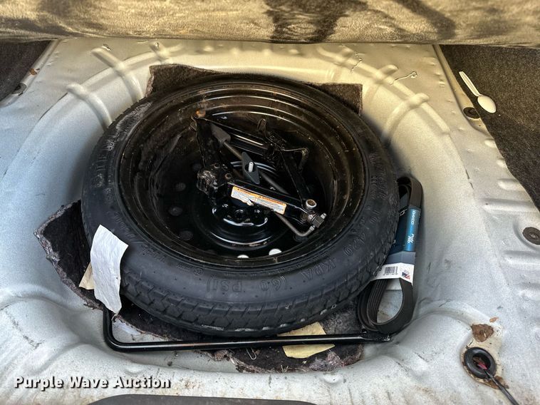 image for item HN9966 2006 Ford Taurus SE