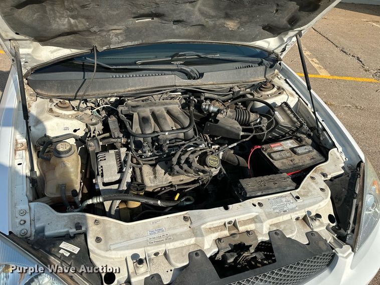 image for item HN9966 2006 Ford Taurus SE