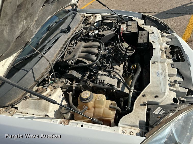 image for item HN9966 2006 Ford Taurus SE