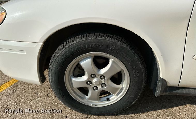 image for item HN9966 2006 Ford Taurus SE