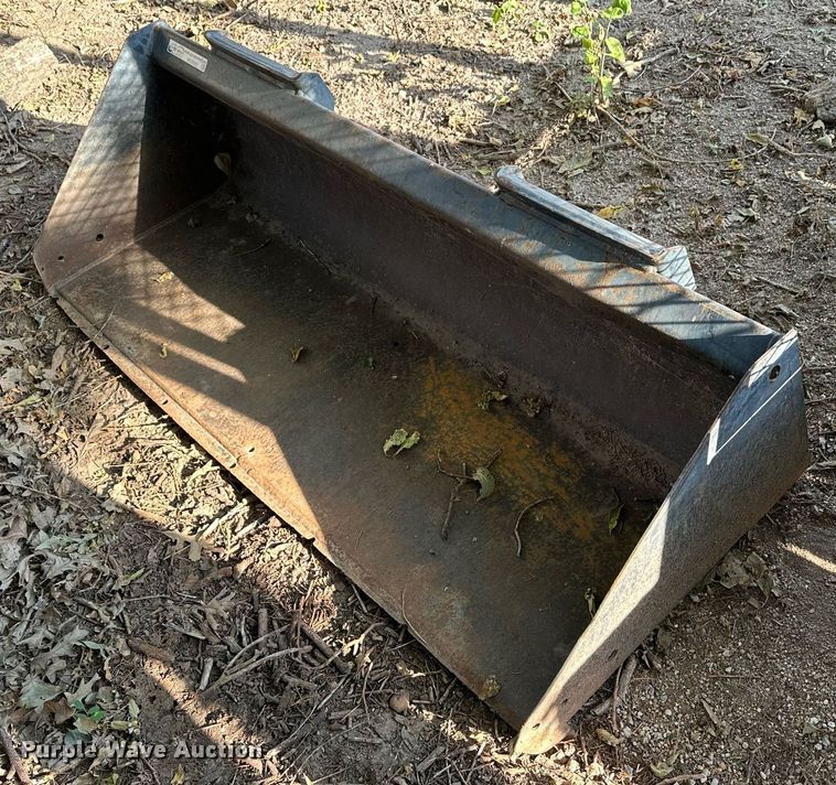 image for item HN9982 Skid steer bucket