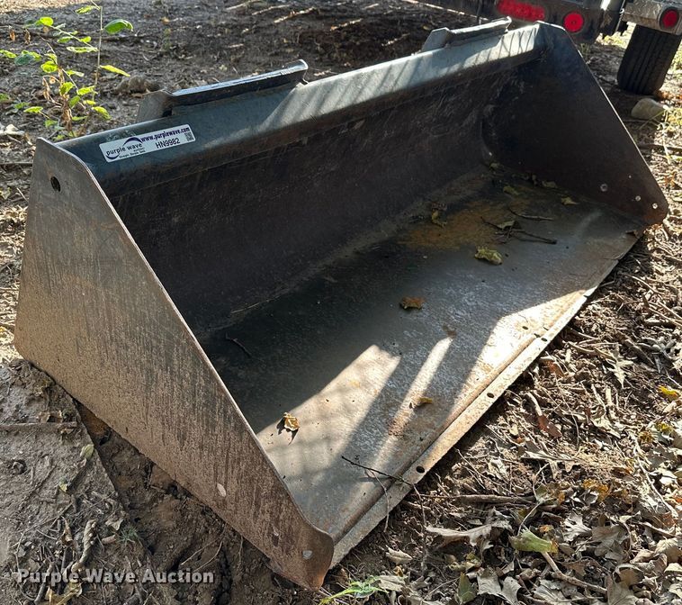 image for item HN9982 Skid steer bucket