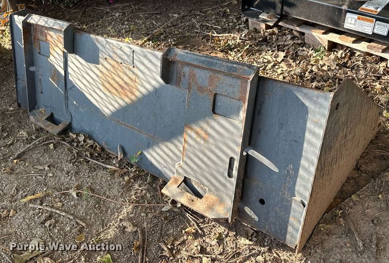 image for item HN9982 Skid steer bucket