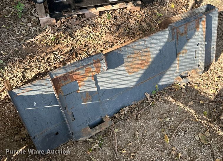 image for item HN9982 Skid steer bucket