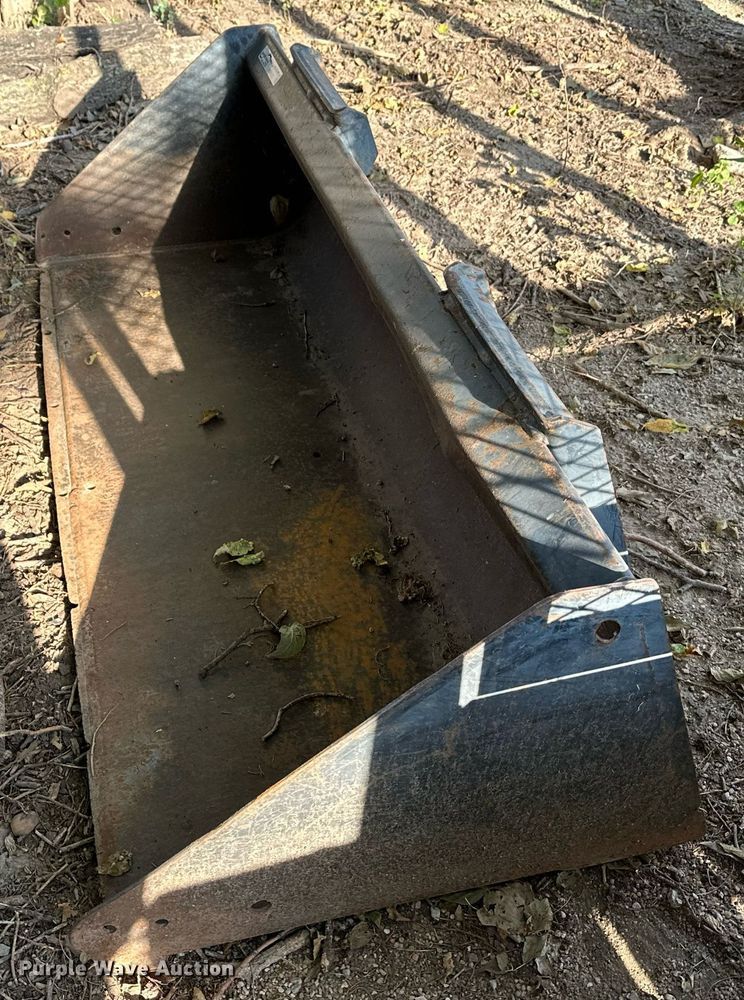 image for item HN9982 Skid steer bucket