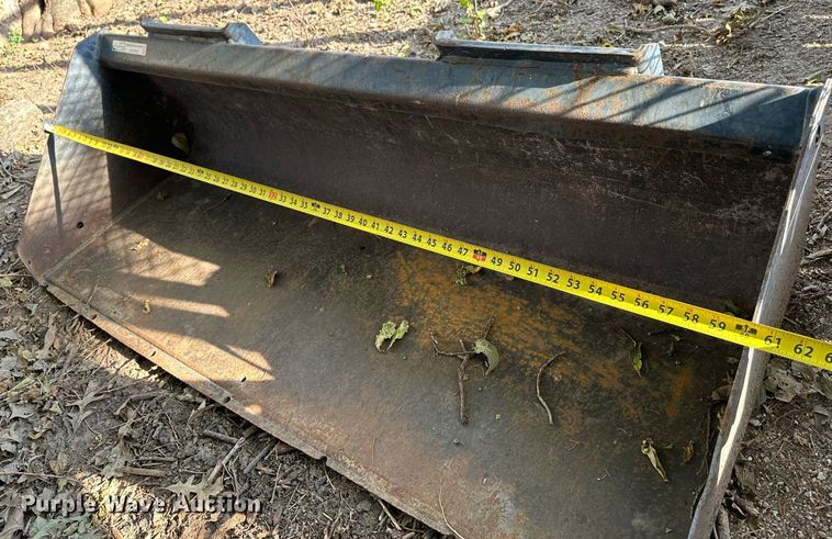 image for item HN9982 Skid steer bucket