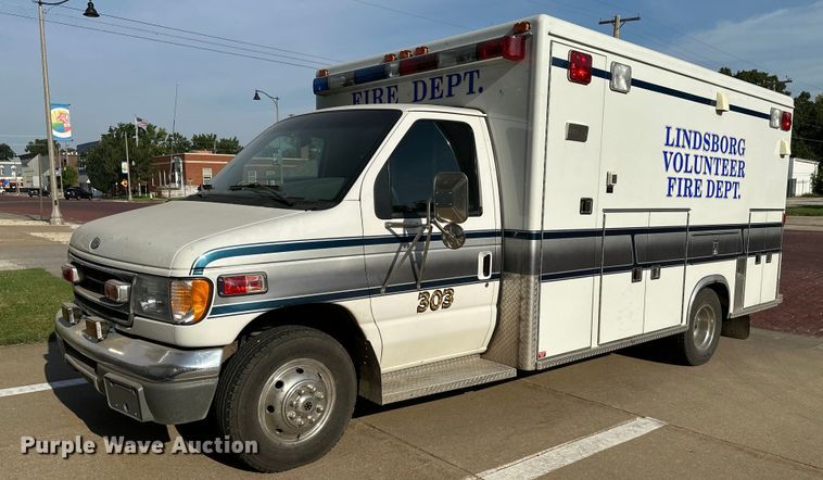 image for item HN9985 1998 Ford E450  ambulance