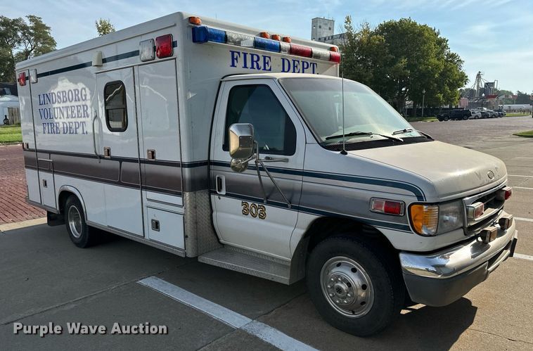 image for item HN9985 1998 Ford E450  ambulance