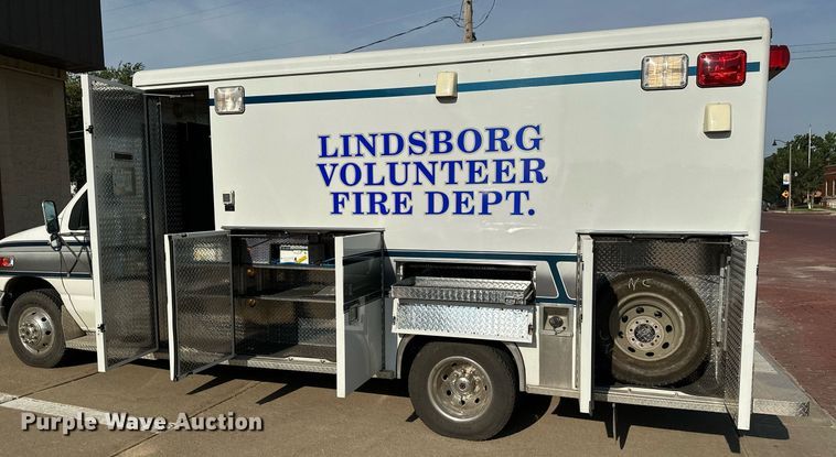 image for item HN9985 1998 Ford E450  ambulance