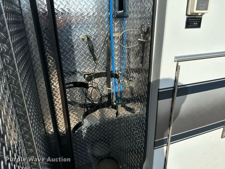 image for item HN9985 1998 Ford E450  ambulance