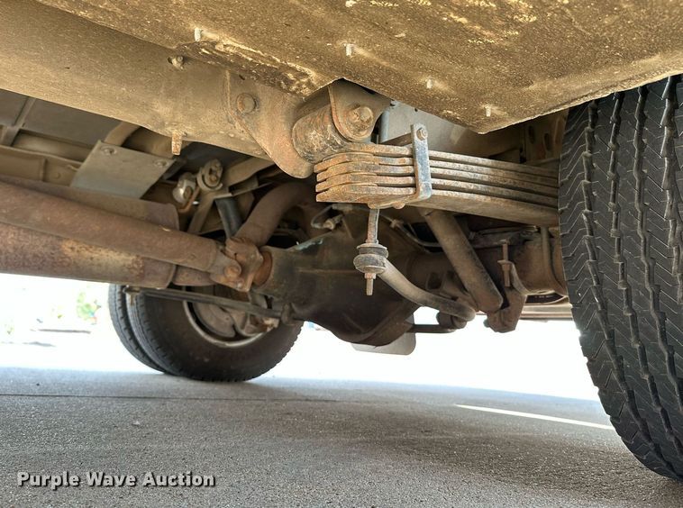 image for item HN9985 1998 Ford E450  ambulance