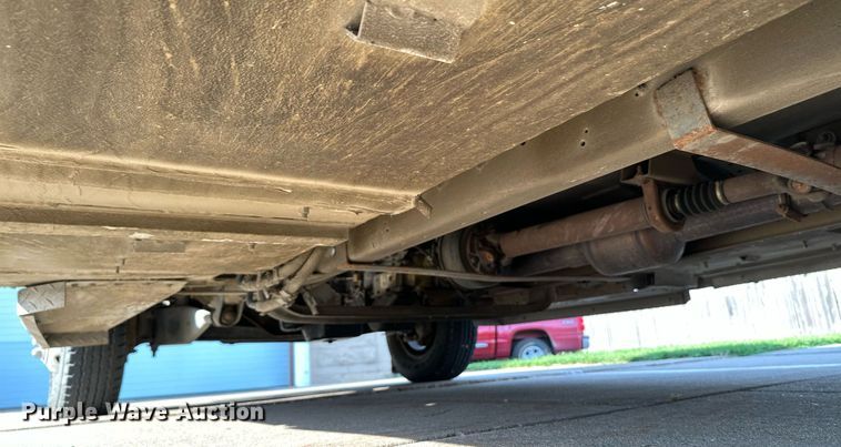 image for item HN9985 1998 Ford E450  ambulance