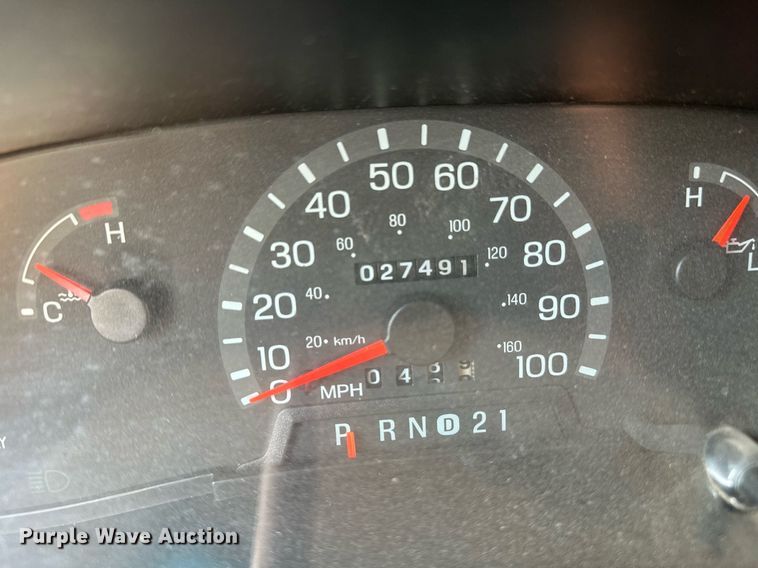 image for item HN9985 1998 Ford E450  ambulance