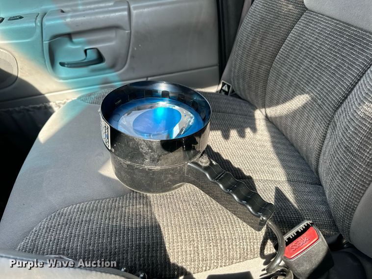 image for item HN9985 1998 Ford E450  ambulance