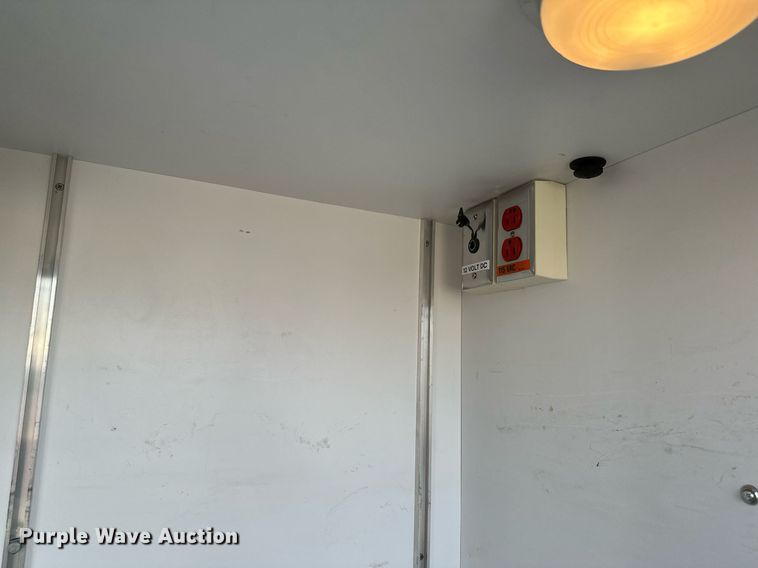 image for item HN9985 1998 Ford E450  ambulance