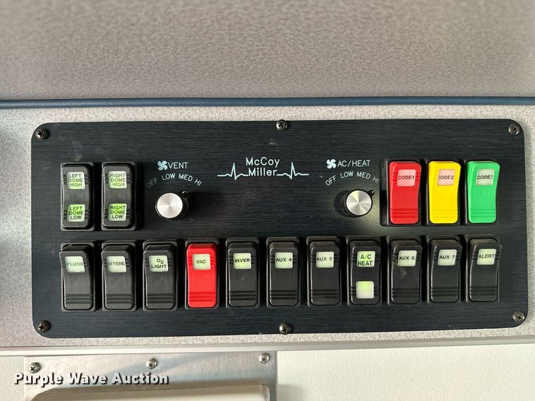 image for item HN9985 1998 Ford E450  ambulance