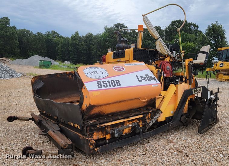 image for item HY9090 LeeBoy 8510B  screed