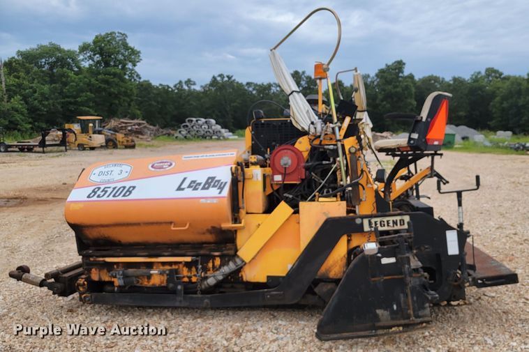 image for item HY9090 LeeBoy 8510B  screed