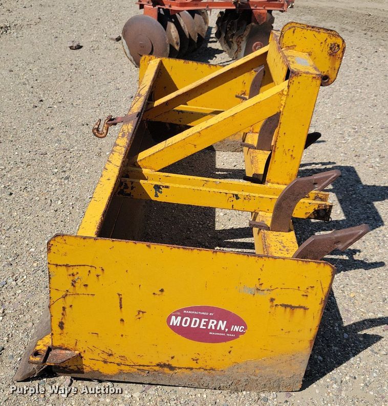 image for item IQ9874 Modern Inc Economy Scraper  box blade