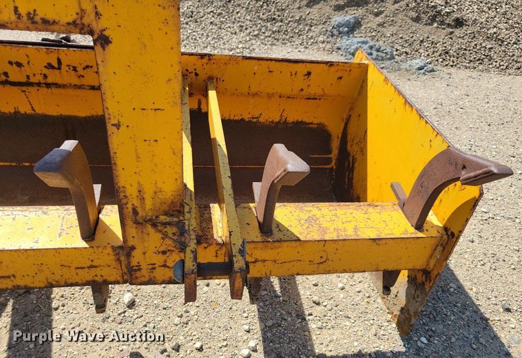 image for item IQ9874 Modern Inc Economy Scraper  box blade