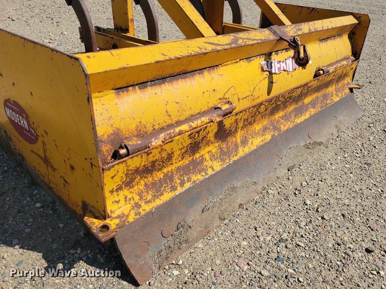 image for item IQ9874 Modern Inc Economy Scraper  box blade