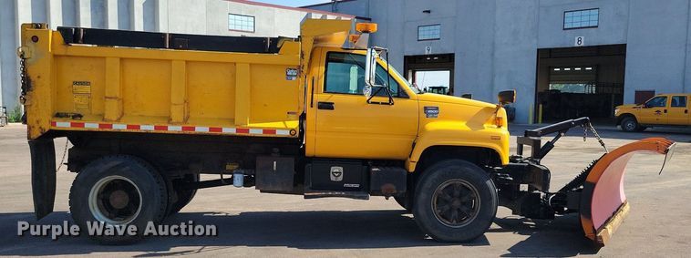 image for item IQ9875 1997 GMC C8500  dump truck