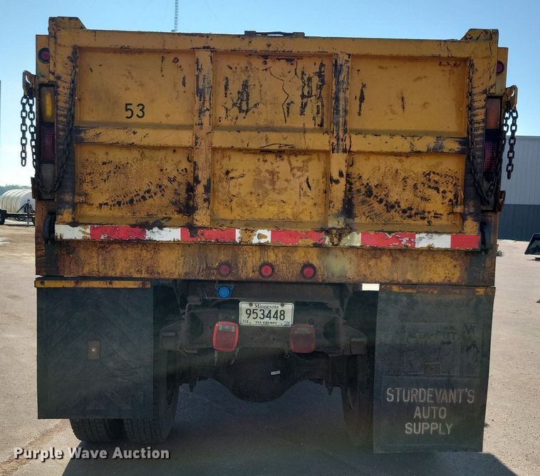 image for item IQ9875 1997 GMC C8500  dump truck