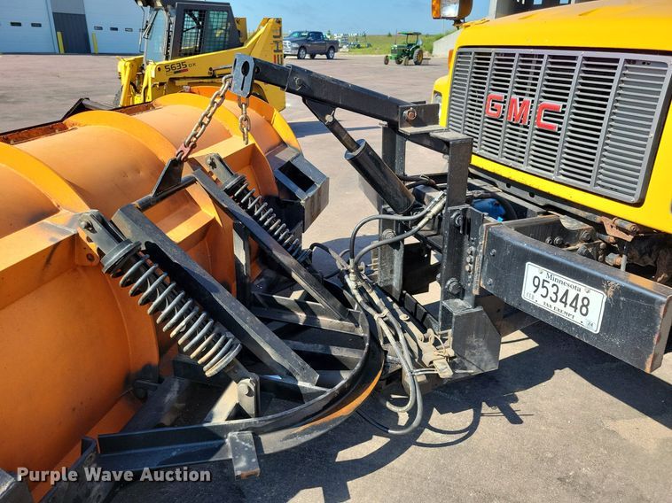 image for item IQ9875 1997 GMC C8500  dump truck