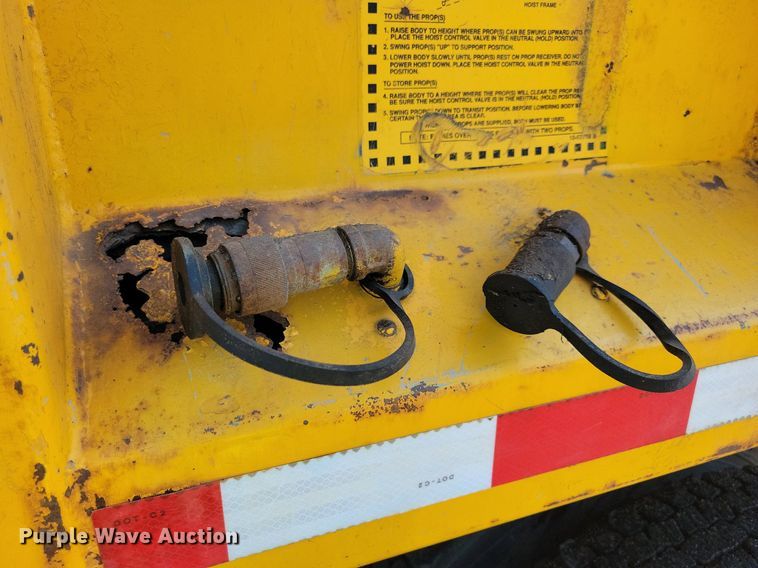 image for item IQ9875 1997 GMC C8500  dump truck