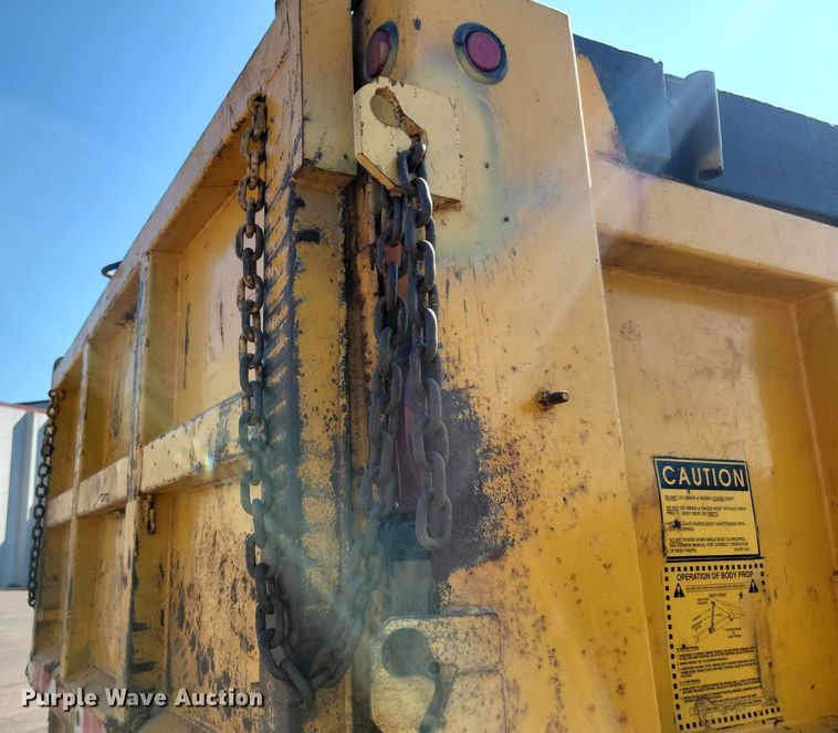 image for item IQ9875 1997 GMC C8500  dump truck