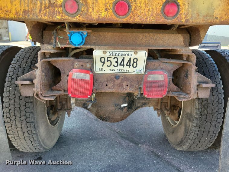 image for item IQ9875 1997 GMC C8500  dump truck