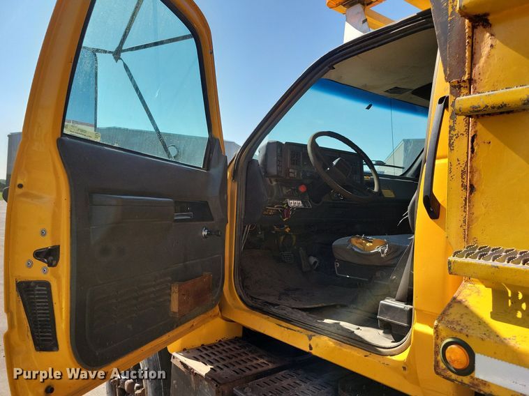 image for item IQ9875 1997 GMC C8500  dump truck