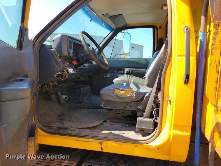 image for item IQ9875 1997 GMC C8500  dump truck
