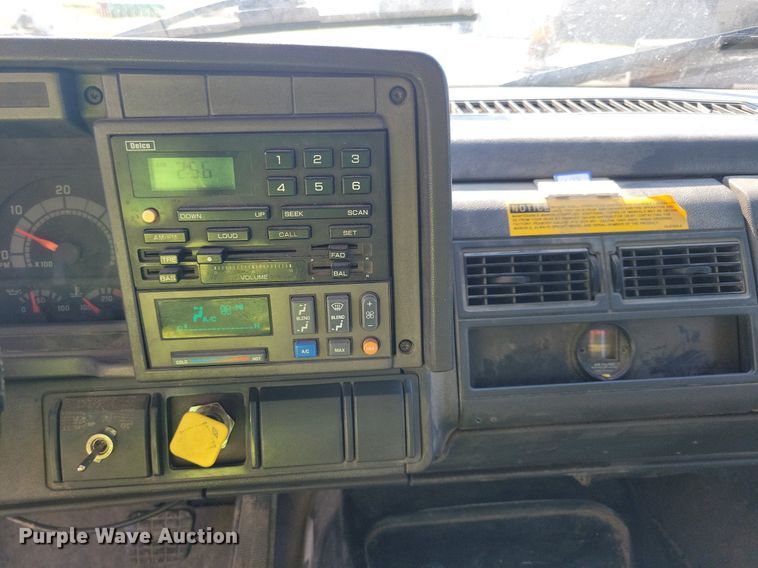 image for item IQ9875 1997 GMC C8500  dump truck