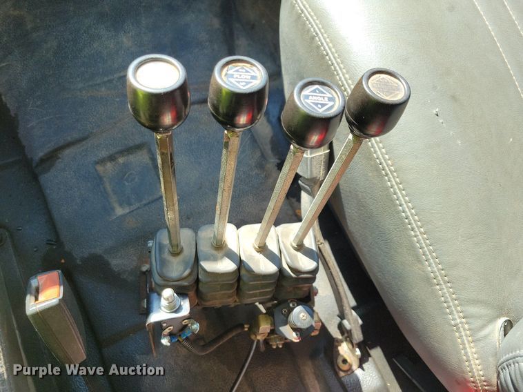 image for item IQ9875 1997 GMC C8500  dump truck