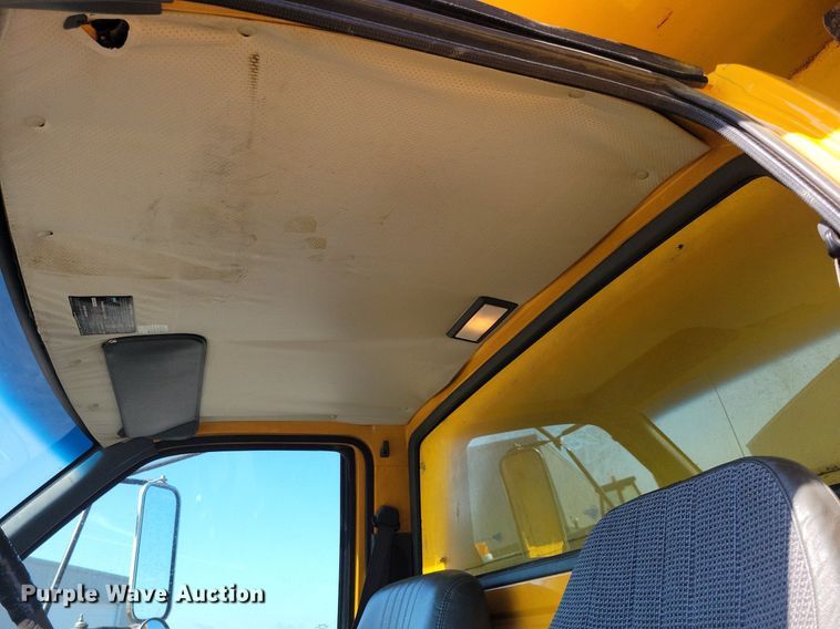 image for item IQ9875 1997 GMC C8500  dump truck