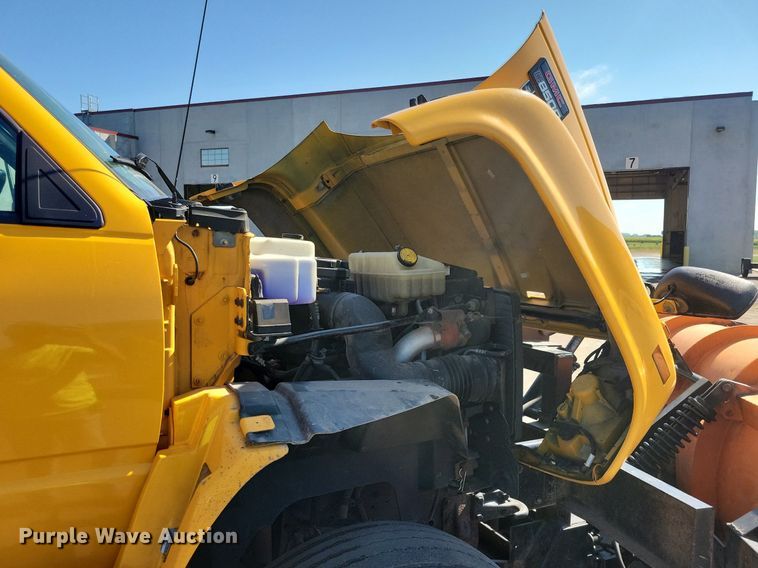 image for item IQ9875 1997 GMC C8500  dump truck