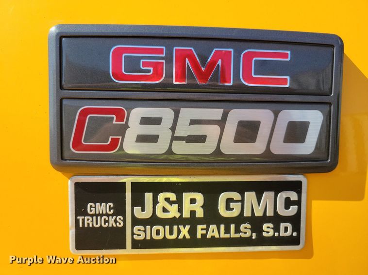 image for item IQ9875 1997 GMC C8500  dump truck