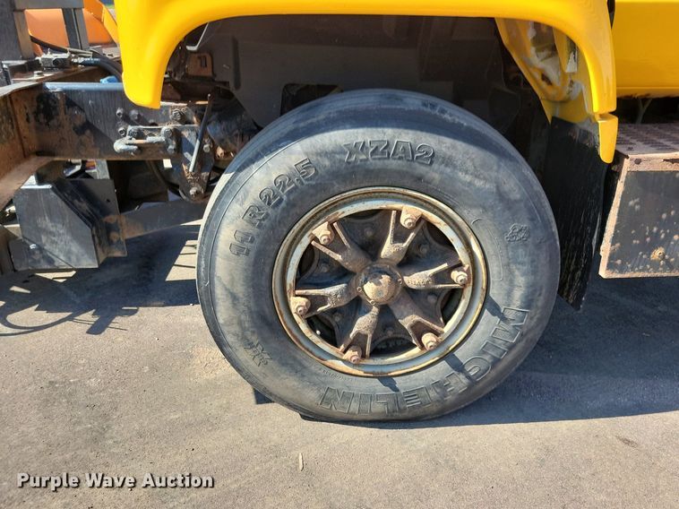 image for item IQ9875 1997 GMC C8500  dump truck