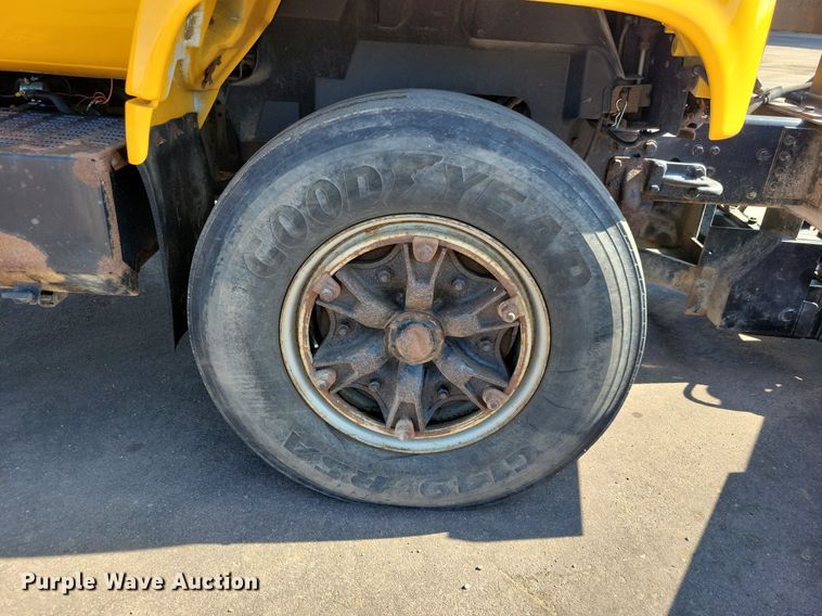 image for item IQ9875 1997 GMC C8500  dump truck