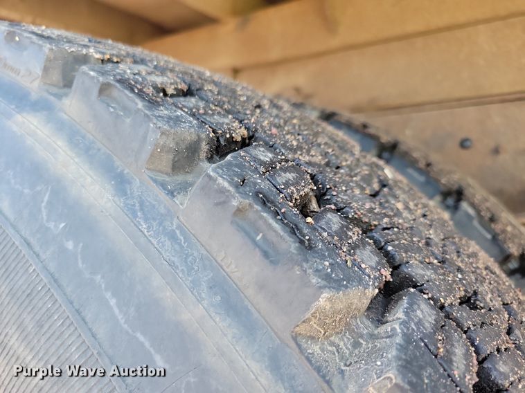 image for item IQ9875 1997 GMC C8500  dump truck