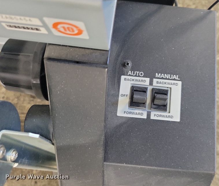 image for item IQ9884 Roland VersaCAMM VS-300  print and cut printer