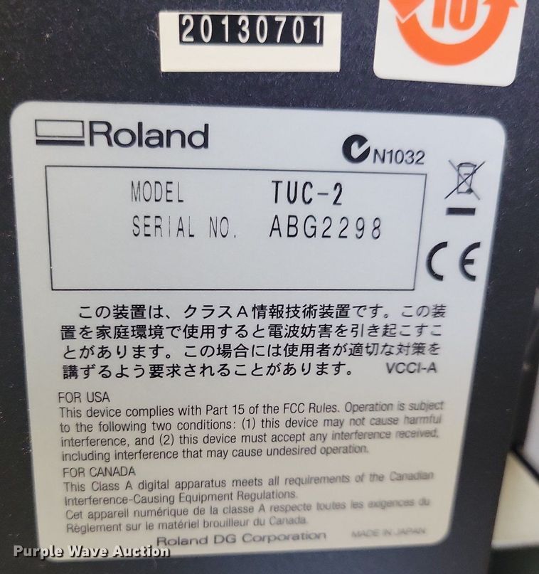 image for item IQ9884 Roland VersaCAMM VS-300  print and cut printer