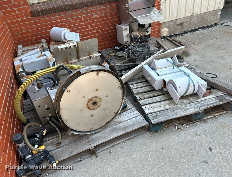 image for item JW9966 Truck parts