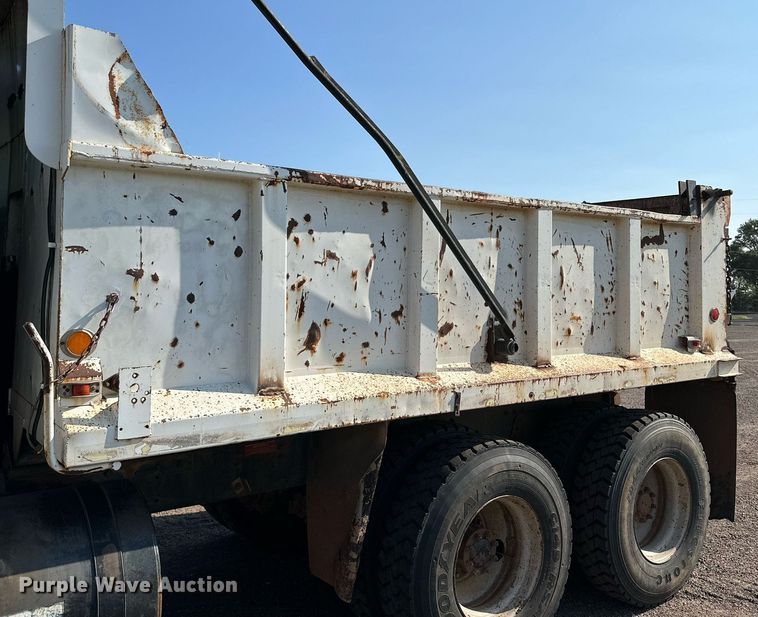 image for item KM9808 1989 White GMC WCS  dump truck