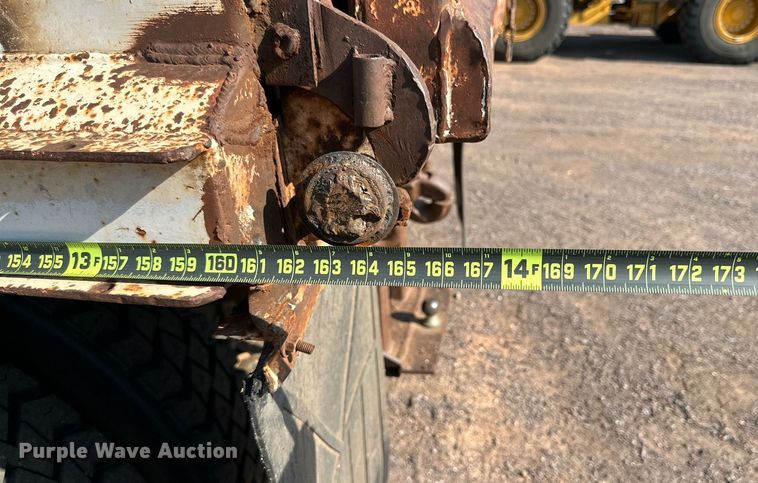 image for item KM9808 1989 White GMC WCS  dump truck