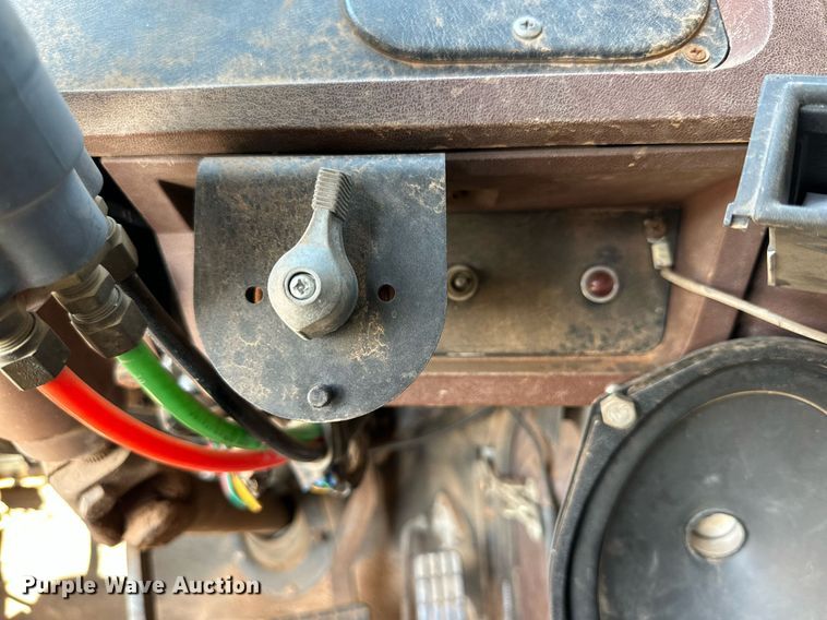 image for item KM9808 1989 White GMC WCS  dump truck