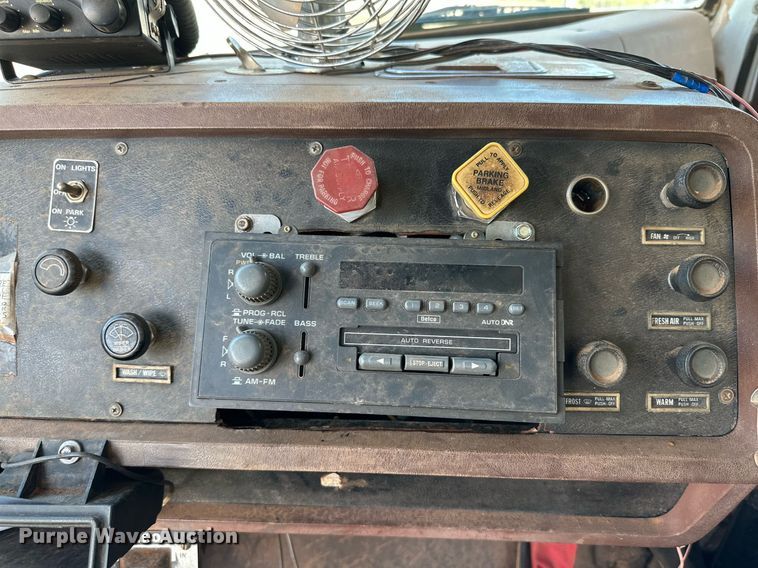 image for item KM9808 1989 White GMC WCS  dump truck