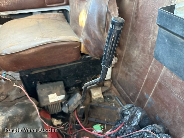 image for item KM9808 1989 White GMC WCS  dump truck