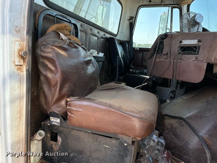 image for item KM9808 1989 White GMC WCS  dump truck